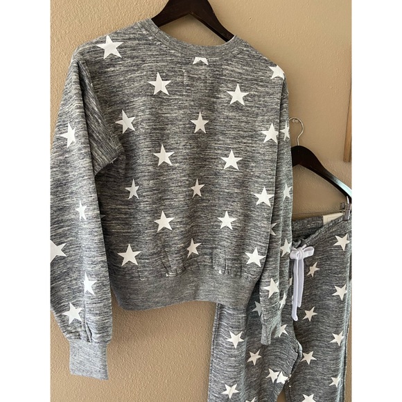 LAST SMALL SET Star print jogger set in gray - Picture 6 of 6